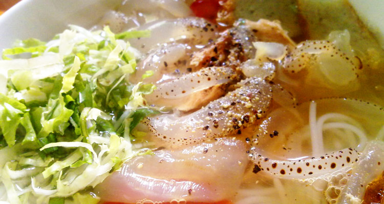 Rice vermicelli with jellyfish 