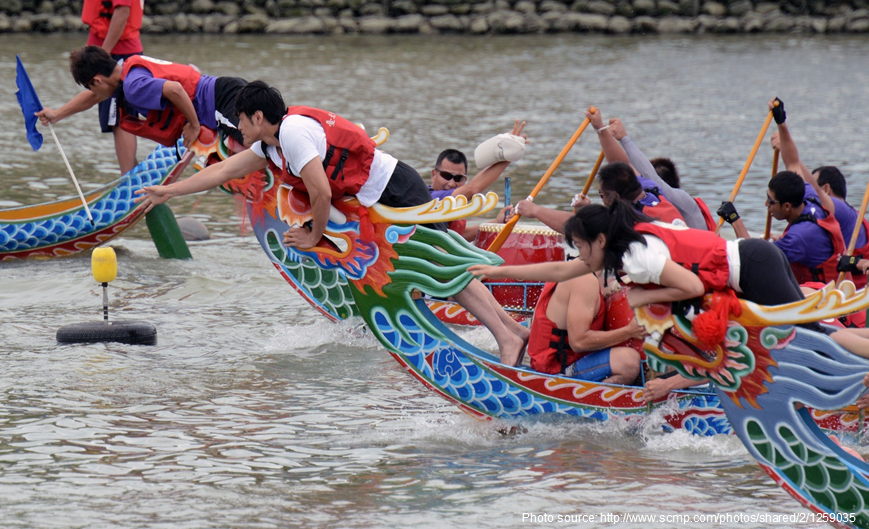 best-festivals-in-southeast-asia-dragon-boat-race-festival-laos