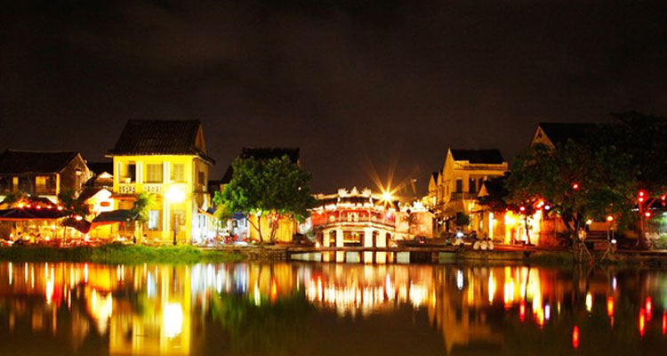 hoian Ancient town -night