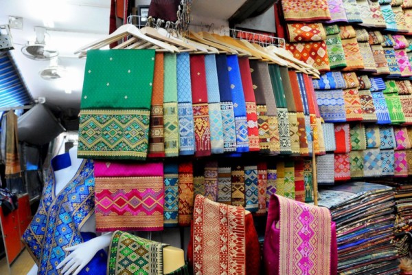  10 Markets For Shopping In Laos