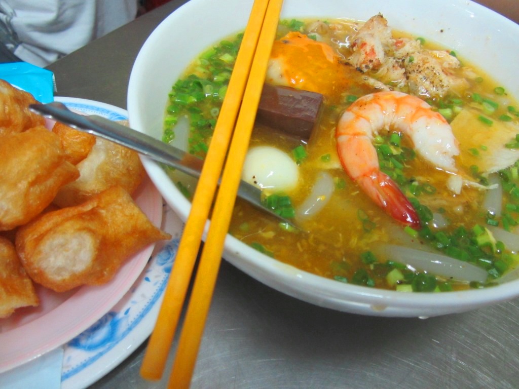 best-places-for-saigon-street-food-12