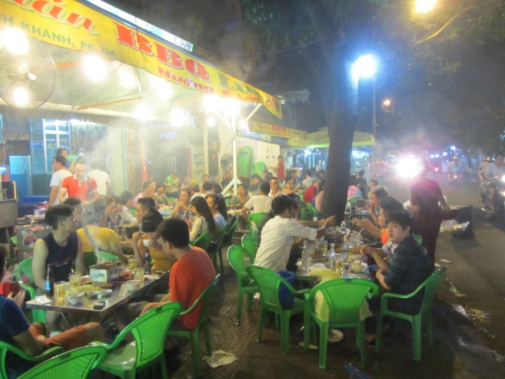 best-places-for-saigon-street-food-6
