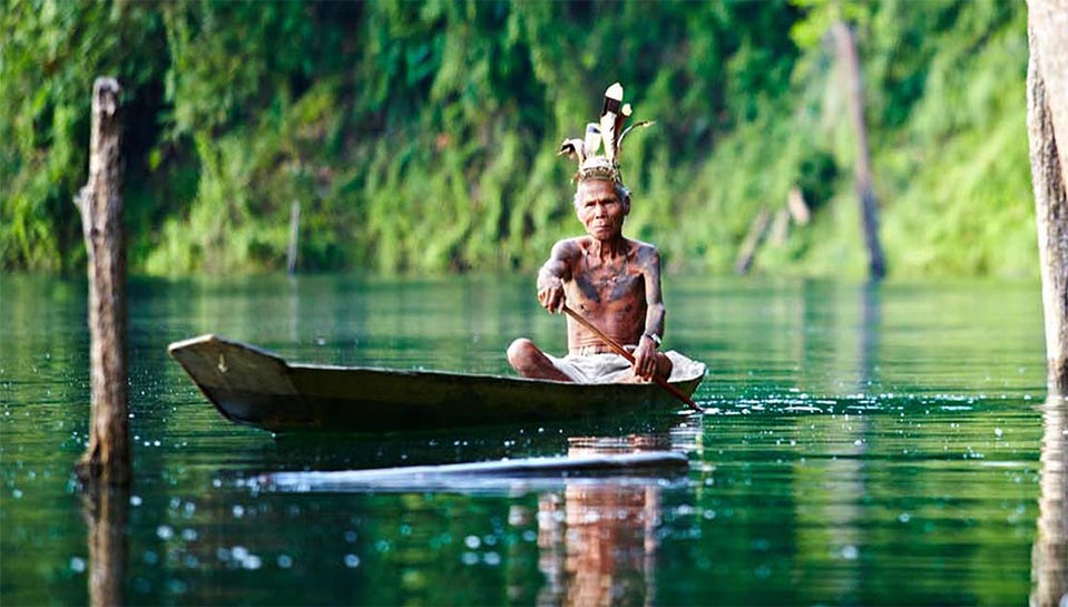 borneo-iban-canoe