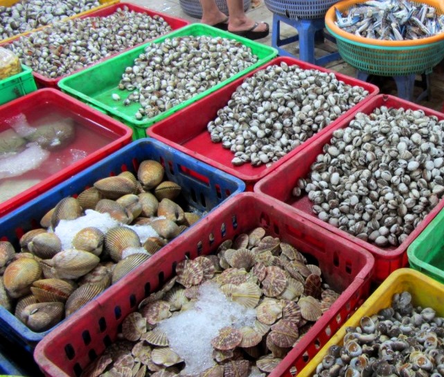 5-must-go-traditional-market-in-saigon-33