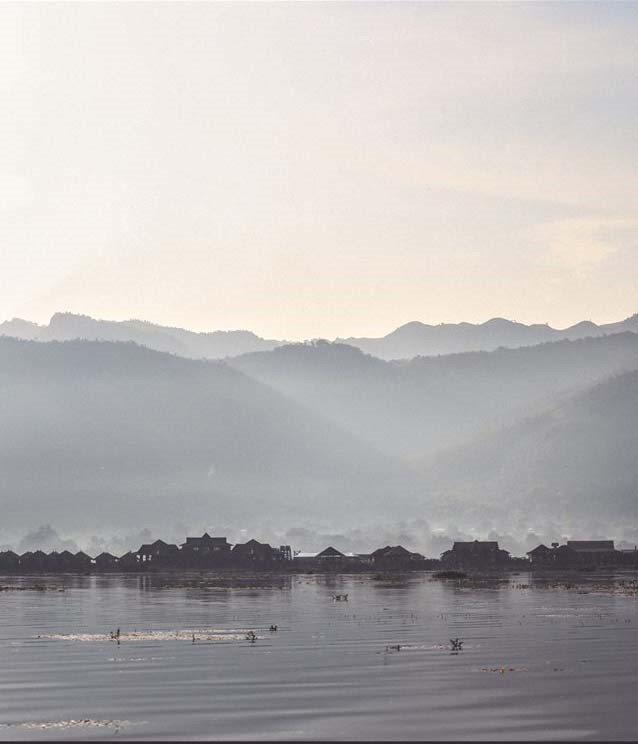 Come to Myanmar and admire the beautiful Inle lake