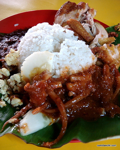 nasi-lemak-malaysian-foods-you-must-try