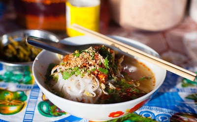 A bowl of Shan-style noodles in Nyaungshwe's main market.