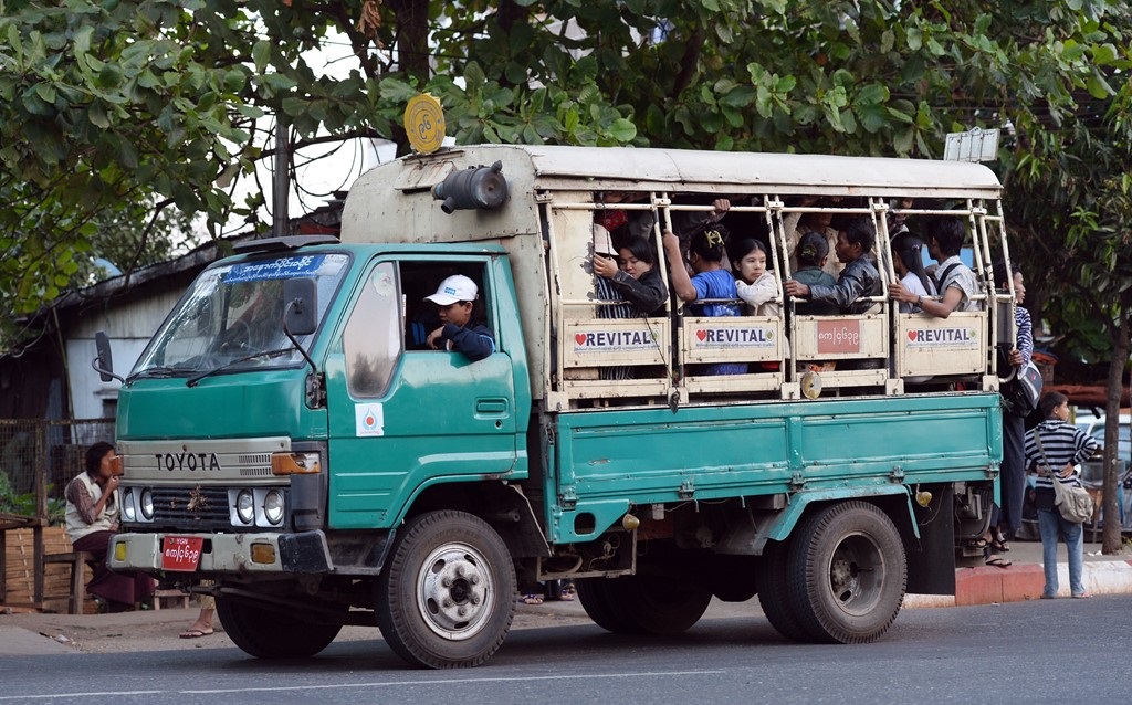 unique-transportation-in-the-philippines-and-myanmar-15