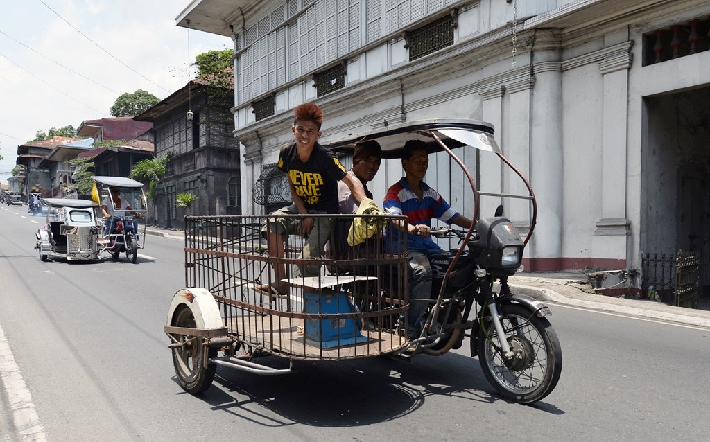 unique-transportation-in-the-philippines-and-myanmar-9