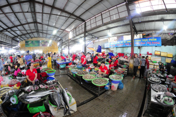 5-market-for-local-foods-in-da-nang-3