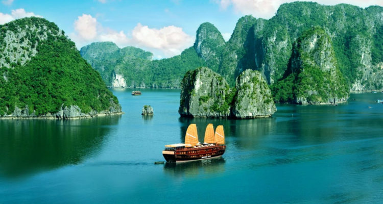 Halong is listed in new 7 wonders of the world