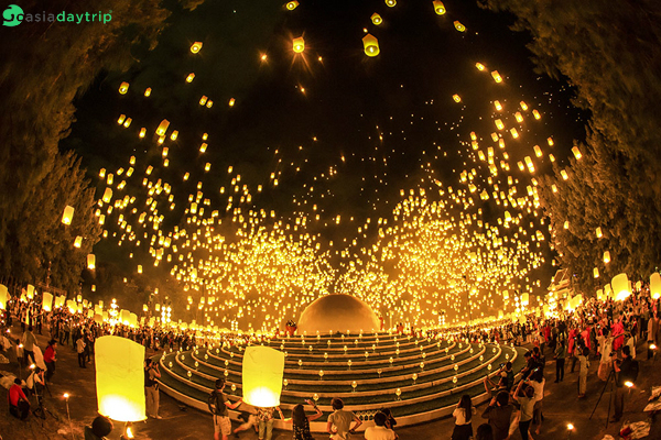 The night sky lights up with sky lantern in Yi Peng festival