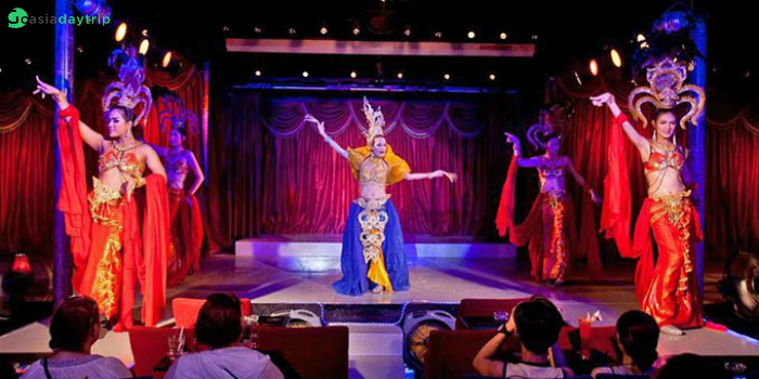 Many tourists just know Cabaret Shows in Pattaya or Phuket but you can totally see the show in Koh Samui