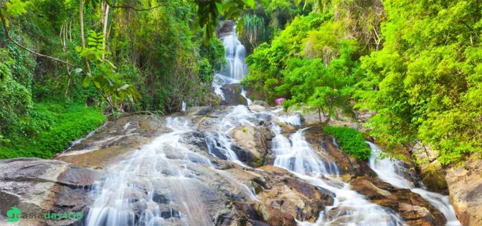 The beautiful waterfall 