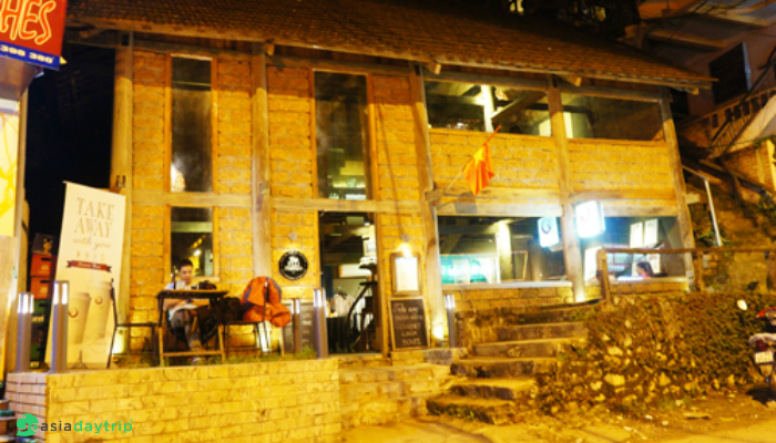 A small corner outside the verandah will help you get closer to the Sapa mountain town life.