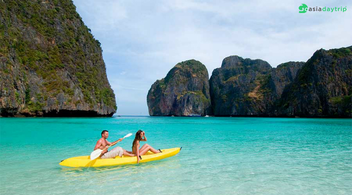Explore cave by kayaking is one of the most popular activities in Krabi