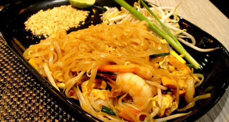 Nara is the good place to enjoy traditional pad thai.