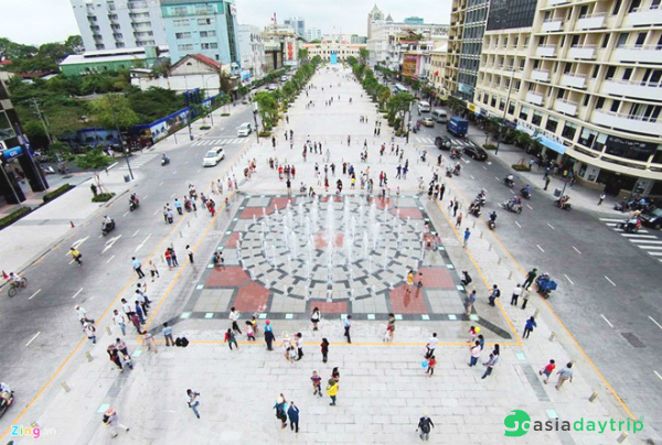 Nguyen Hue walking street is the famous check-in place of Ho Chi Minh City