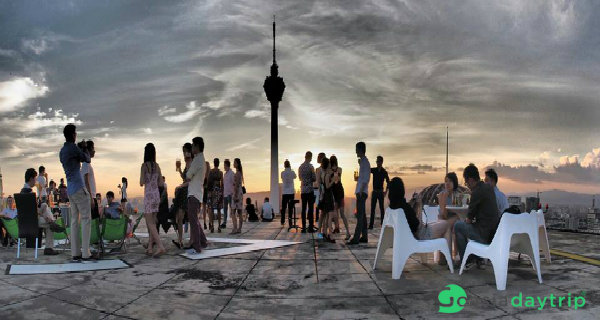 Heli Lounge is not only lively for a Kuala Lumpur nightlife but also ideal to take art photos 