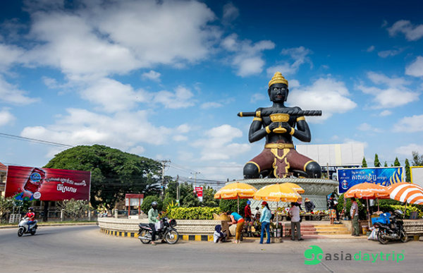 Ta Dumbong Statue - The symbol of Battambang