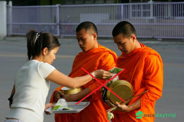 When travelling to Thailand, remember to behave respectably to monks