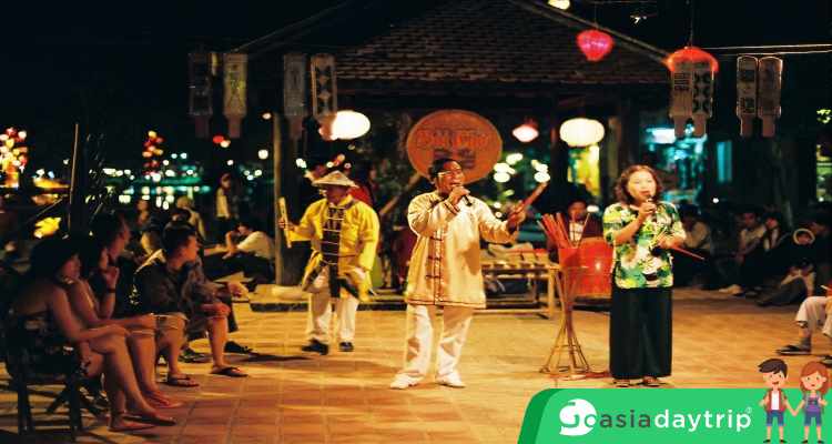 Bai choi singing - Top 7 nightlife-escape tips in Hoi An Ancient Town