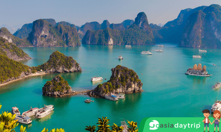 Halong Bay - Top 3 stops in Vietnam of Southeast Asia cruise