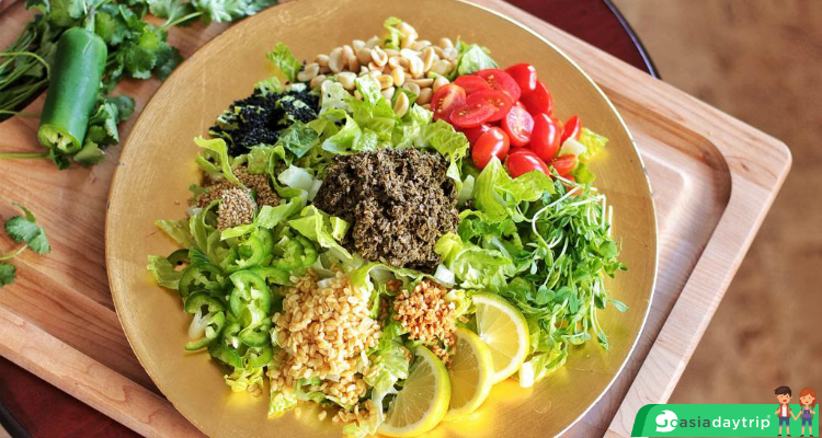 The special ingredient of this salad is fermented tea leaves, which makes the dish have unique taste