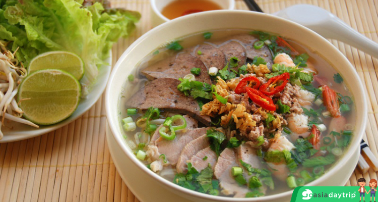 Hu Tiu is one of the most famous food in Saigon 