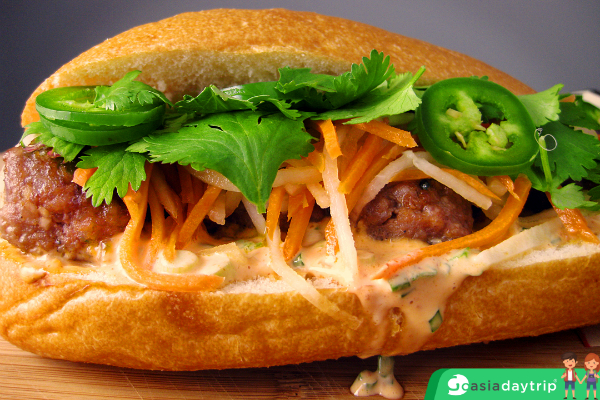 Khao Jee Sandwich (Baguette Sandwich)