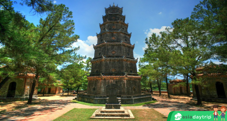 Phuoc Duyen Tower is the famous symbol of pagoda and also Hue City in general
